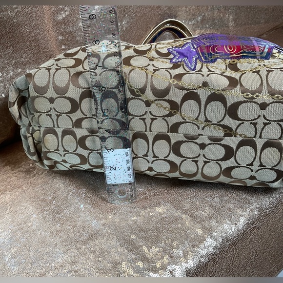 Coach Poppy - Picture 12 of 15